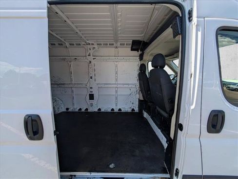 Used 2019 RAM ProMaster 2500 w/ Premium Appearance Group FWD image 18