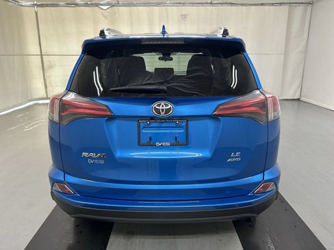 Used 2018 Toyota RAV4 LE w/ All Weather Liner Package AWD/4WD image 20