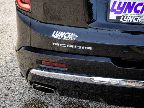 Used 2020 GMC Acadia Denali w/ Denali Ultimate Package image 12