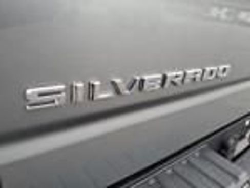 Used 2025 Chevrolet Silverado 1500 LT AWD/4WD image 31