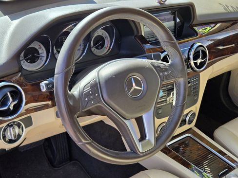 Used 2013 Mercedes-Benz GLK 350 2WD image 16