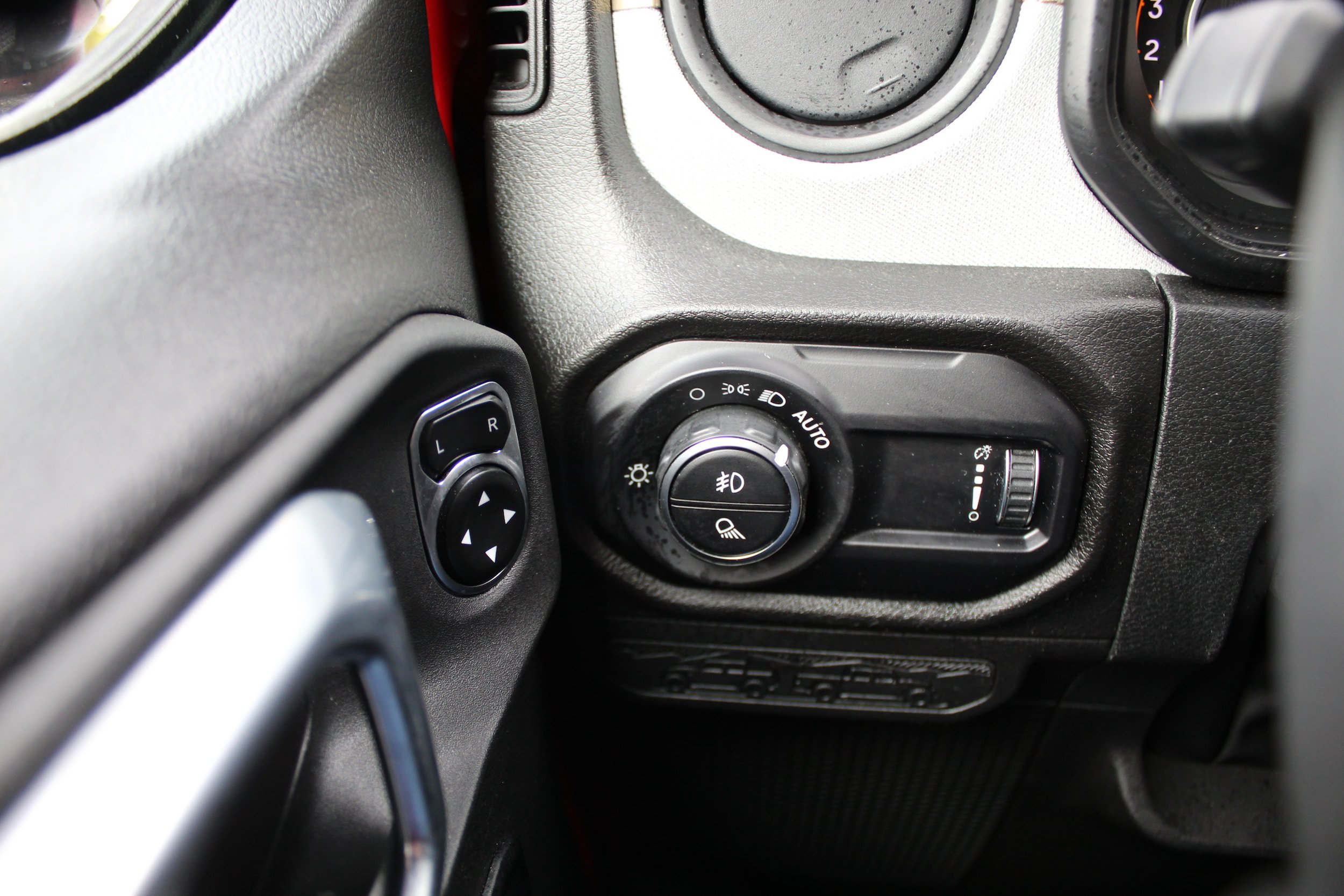 Used 2024 Jeep Gladiator Sport AWD/4WD image 34