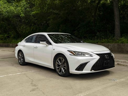 Used 2021 Lexus ES 350 F Sport w/ Accessory Package FWD image 2