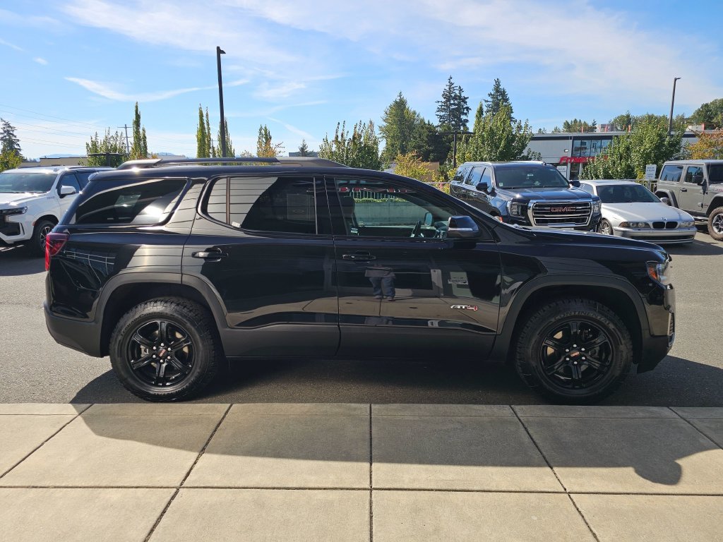 Used 2023 GMC Acadia AT4 w/ Technology Package AWD/4WD image 8