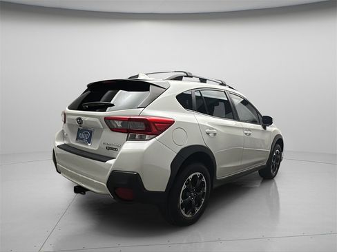 Used 2021 Subaru Crosstrek 2.0i Premium image 6