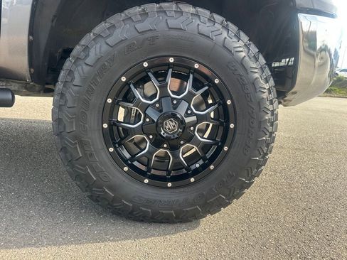 Used 2019 Toyota Tundra SR5 w/ TRD Off Road Package image 11