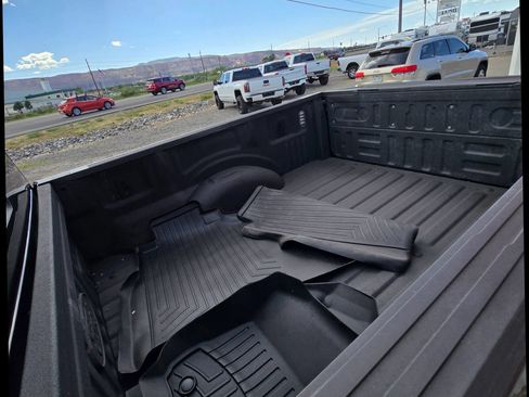 Used 2018 Ford F150 XLT w/ Equipment Group 302A Luxury AWD/4WD image 12