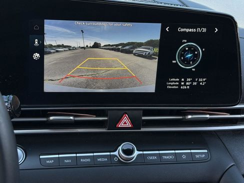 Used 2023 Hyundai Elantra SEL w/ Convenience Package FWD image 12