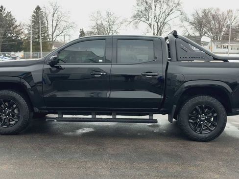 Used 2025 Chevrolet Colorado Z71 w/ Midnight Edition image 5