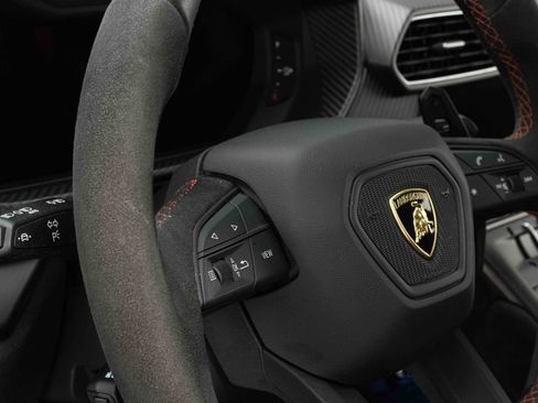Used 2024 Lamborghini Urus Performante image 16