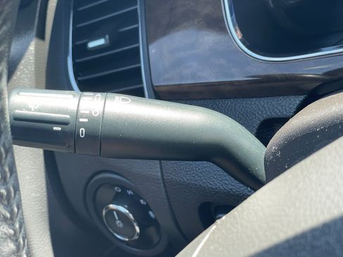 Used 2014 Ford Taurus Limited w/ Equipment Group 301A FWD image 17