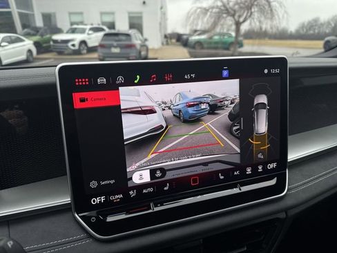 New 2026 Volkswagen Tiguan SE R-Line FWD image 15