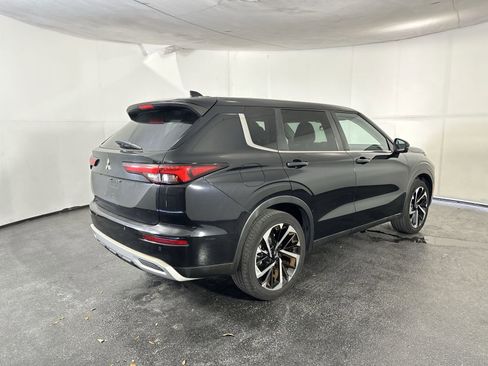 Used 2022 Mitsubishi Outlander SE FWD image 8
