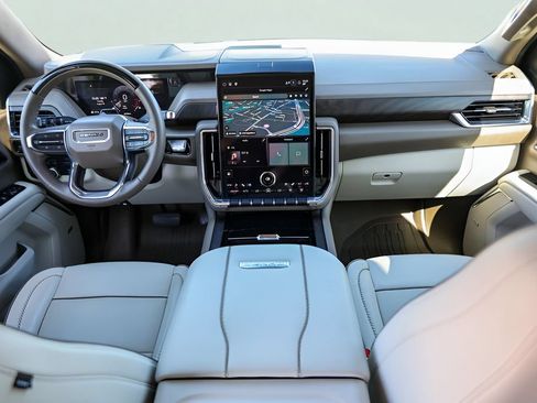 Used 2025 GMC Yukon XL Denali AWD/4WD image 30