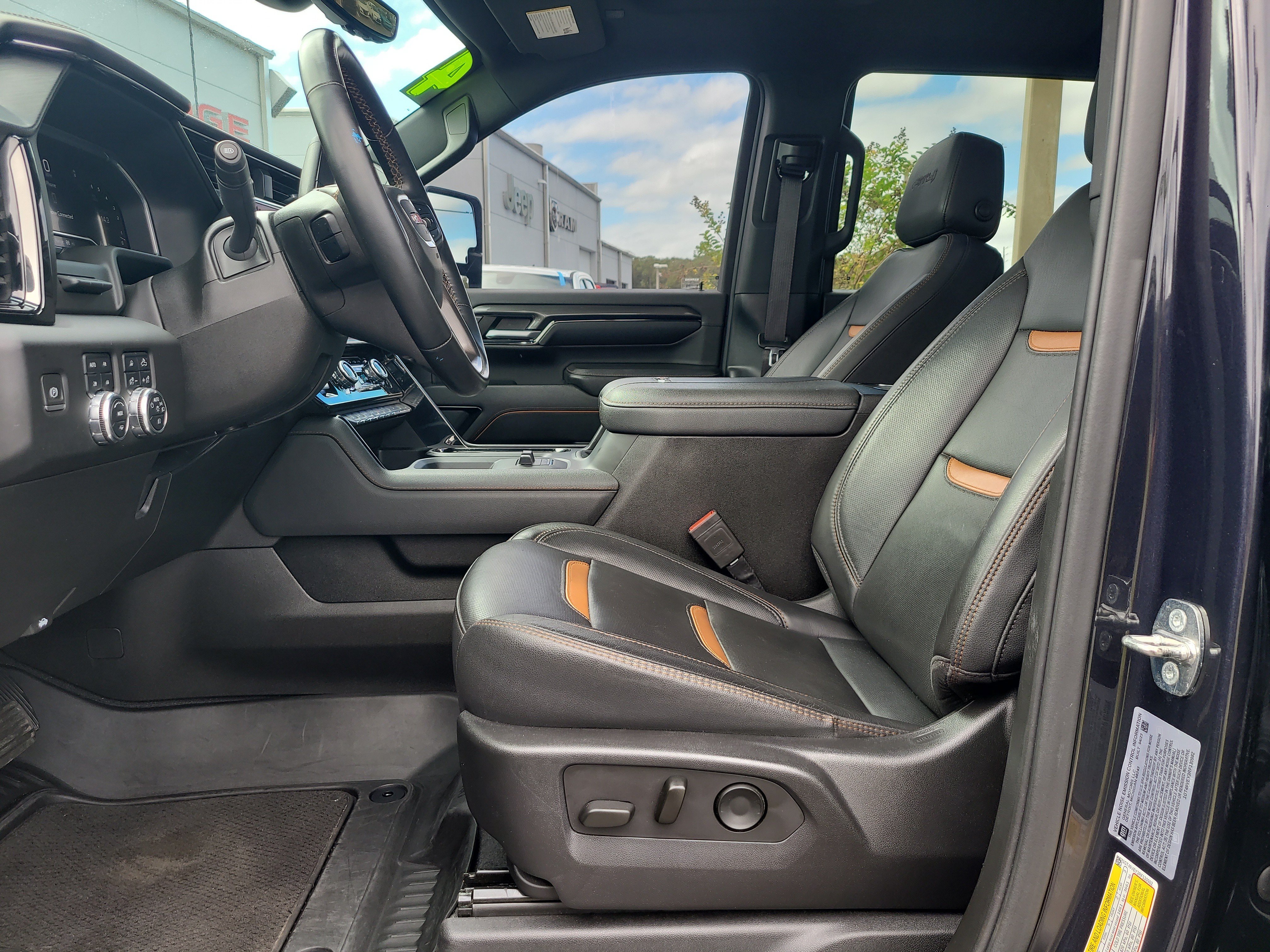 Used 2024 GMC Sierra 3500 AT4 w/ AT4 Premium Plus Package AWD/4WD image 18