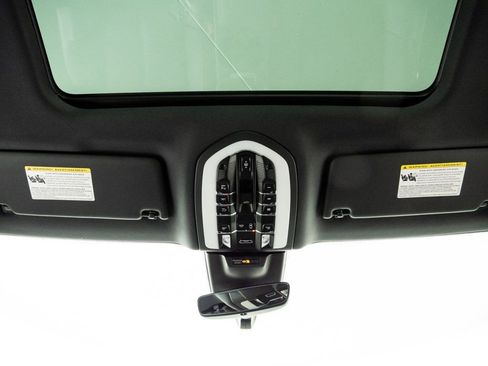 New 2026 Porsche Macan image 20