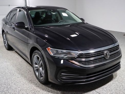 Used 2024 Volkswagen Jetta SE image 5