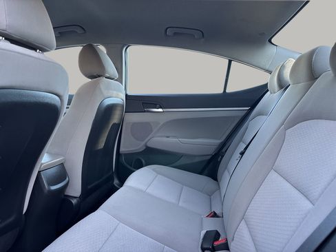 Used 2020 Hyundai Elantra SE image 16
