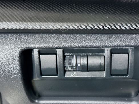 Used 2024 Subaru Crosstrek 2.0i Premium image 15