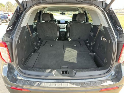 Used 2022 Ford Explorer XLT w/ Equipment Group 202A image 25