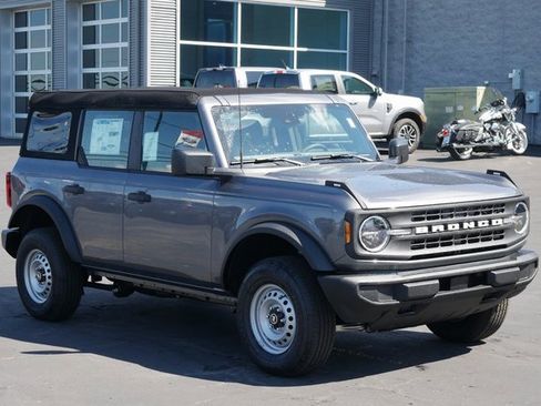 New 2025 Ford Bronco 4-Door image 5