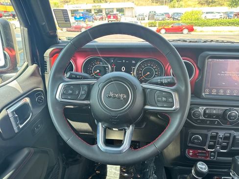 Used 2023 Jeep Gladiator Rubicon w/ LED Lighting Group AWD/4WD image 21
