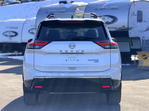Used 2025 Nissan Rogue Platinum image 6