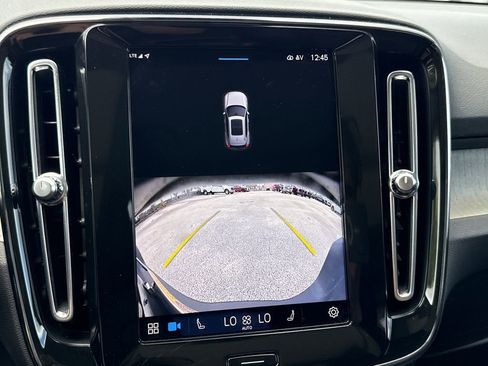 Used 2024 Volvo XC40 B5 Core image 20