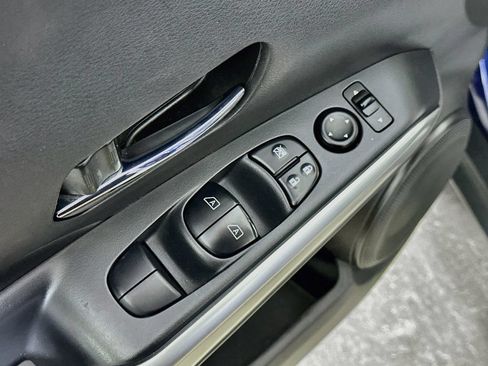 Used 2019 Nissan Kicks SR w/ SR Premium Package FWD image 20