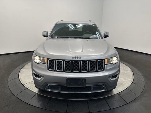 Used 2018 Jeep Grand Cherokee Limited image 2