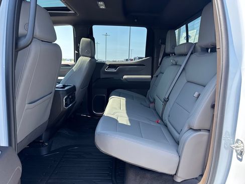 Used 2026 GMC Sierra 1500 SLT w/ SLT Premium Plus Package AWD/4WD image 16