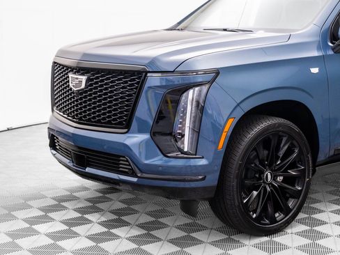 New 2026 Cadillac Escalade Platinum Sport w/ LPO, ONYX Package image 34