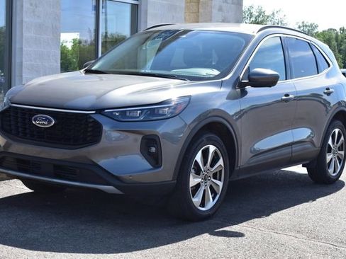 Used 2024 Ford Escape Platinum AWD/4WD image 17