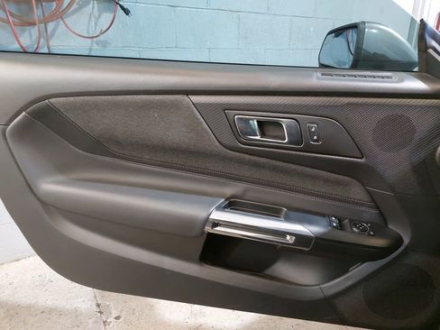 Used 2025 Ford Mustang Coupe RWD image 28