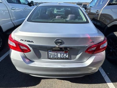 Used 2016 Nissan Altima 2.5 SV FWD image 6