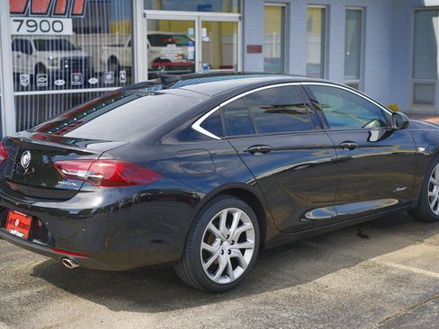 Used 2020 Buick Regal Avenir w/ Driver Confidence Package II FWD image 16