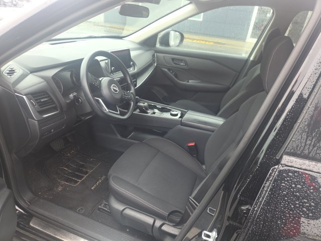 Used 2024 Nissan Rogue S AWD/4WD image 5