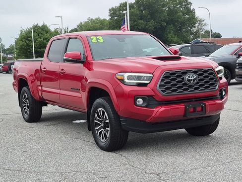 Used 2023 Toyota Tacoma TRD Sport w/ Technology Package AWD/4WD image 2