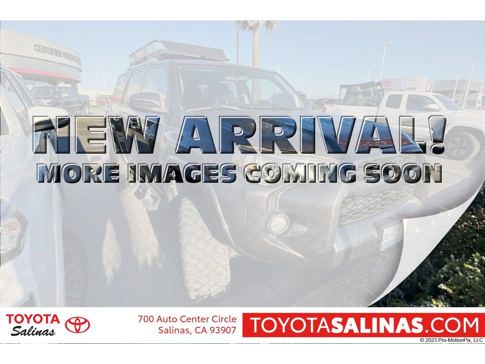 Used 2018 Toyota 4Runner SR5 AWD/4WD image 1