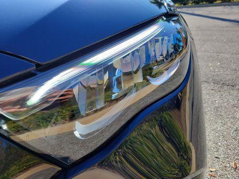 Used 2025 Mercedes-Benz E 450 4MATIC Sedan image 9