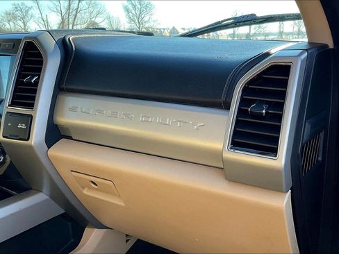 Used 2019 Ford F250 Lariat w/ Lariat Ultimate Package AWD/4WD image 15