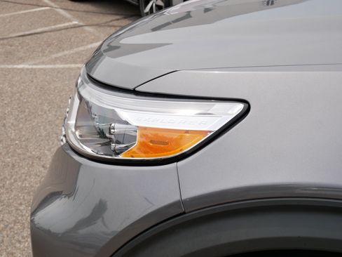 Used 2021 Ford Explorer Limited w/ Hybrid Equipment Group 310A AWD/4WD image 16