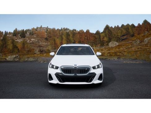 New 2027 BMW i5 eDrive40 RWD image 3