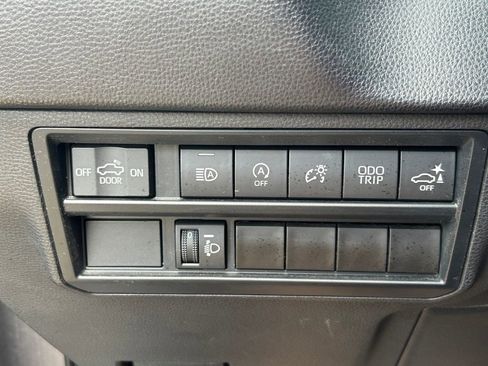 Used 2023 Toyota Tundra SR5 w/ SR5 Convenience Package AWD/4WD image 17
