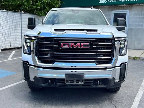 Used 2025 GMC Sierra 2500 Pro AWD/4WD image 2