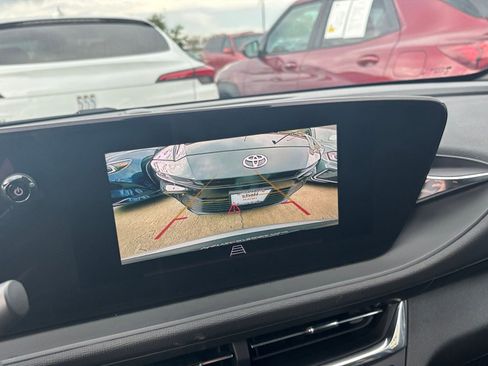 Used 2025 Buick Envista Preferred image 17