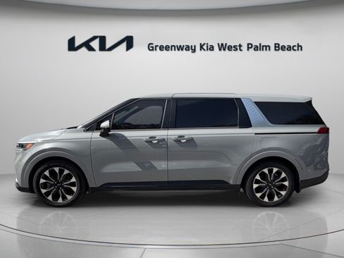 Certified 2024 Kia Carnival EX FWD image 4