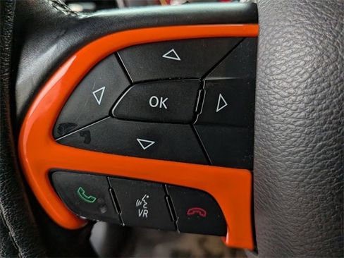 Used 2015 Dodge Challenger SXT image 16