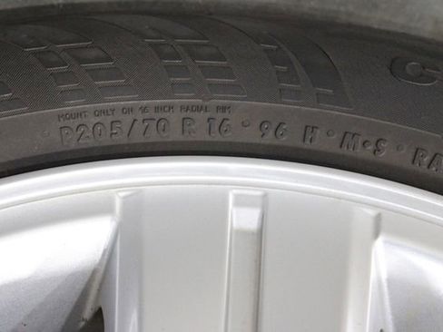 Used 2019 Chevrolet Trax LT w/ LT Convenience Package image 40