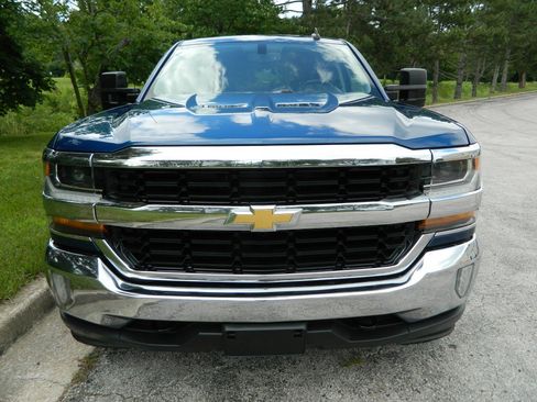 Used 2017 Chevrolet Silverado 1500 LT w/ All Star Edition AWD/4WD image 2